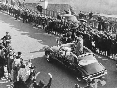 cortege_presidentiel_-_general_de_gaulle_-_ds_0.jpg